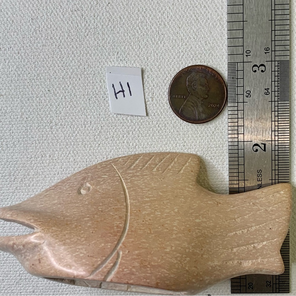 Large Pink Kisii Soapstone Hand Carved Fish Figurine Stone Animal Carving 3.7" - Picture 11 of 11
